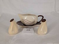Front view of complete set with pattern visible