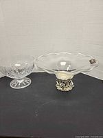 Both glass bowls side by side