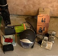 All items in lot displayed