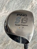 Clubface crown showing Ping Si3 branding and 7° loft