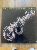 Front sleeve of Captain & Tennille Greatest Hits LP