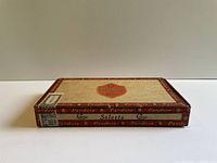 Closed Pandora Cigars Selects box angled view
