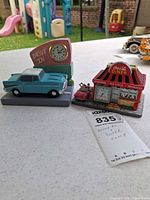 Overview of both novelty clocks on table