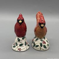 Front view of both cardinal shakers