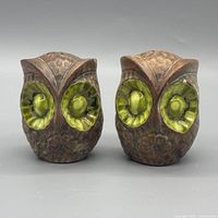 Front view of both owl shakers