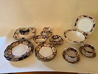 Complete set laid out showing all pieces