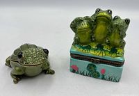 Overall view of both frog trinket boxes, closed