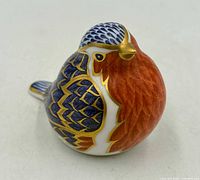 Front view of Royal Crown Derby robin paperweight