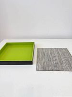 Tray and one placemat overview