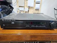 Front view showing brand, model and missing display cover