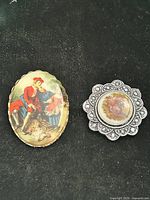 Both jewellery pieces front view