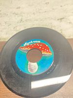 Front label showing Mushroom branding and Bonus Plus/Foxy Bird text