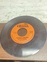Archie’s Melody record, Felsted label visible
