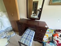 front view vanity, mirror, stool