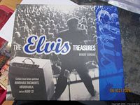 Front cover of The Elvis Treasures by Robert Gordon