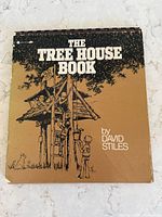 Front cover of The Tree House Book by David Stiles