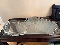 Overview of both platter and tray on table