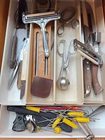 Drawer overview showing majority of utensils and gadgets