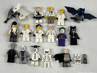 Group shot of all minifigures and accessories laid out