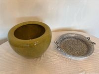 Planter and tray side by side showing overall forms and finishes