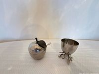 Apple-form pot and goblet side by side