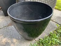 Exterior side view showing taper and scuffs