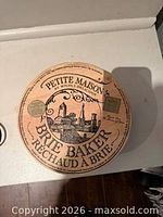 Top view of Petite Maison Brie Baker box