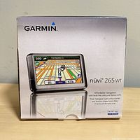 Front of Garmin nüvi 265WT retail box