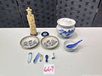 All items in lot displayed