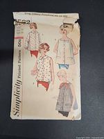 Front of Simplicity 2562 envelope with illustrated views