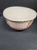 Side view showing exterior pattern and lid in place