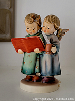 Front view of Goebel Hummel Angel Duet figurine