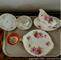 All items grouped on tray