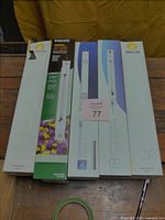 Five boxed DE grow lamps from Philips, Solis Tek and DLI