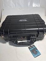 Closed Apache 4800 case front view showing handle and latches