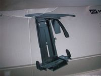 Box front showing image of adjustable CPU holder