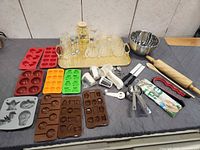 Overview of all kitchen items on table