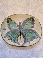 Top view showing butterfly design and glazing