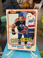 Front view of 1981 Topps Wayne Gretzky #16 card on stand