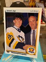 Front of Upper Deck Jagr card showing image and team graphics