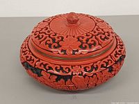 Lidded cinnabar box front view