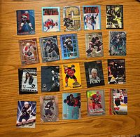 Front view of all 20 hockey insert cards laid out in five rows