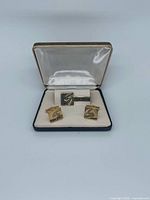 Set displayed in open presentation box