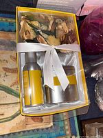 Boxed potpourri gift set showing contents