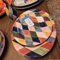 Top view showing both plates and vase pattern