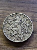 Obverse showing Czech lion coat of arms, date 2000, legend ČESKÁ REPUBLIKA