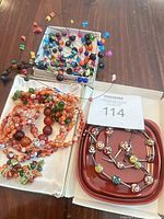 Overview of all jewelry items in trays