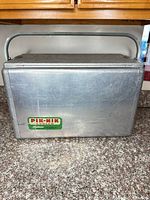 Front view showing Pik-Nik label and overall condition