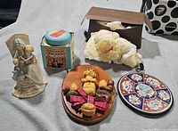 Entire lot showing all five items