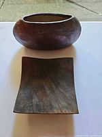 Top view of oval bowl and square tray
